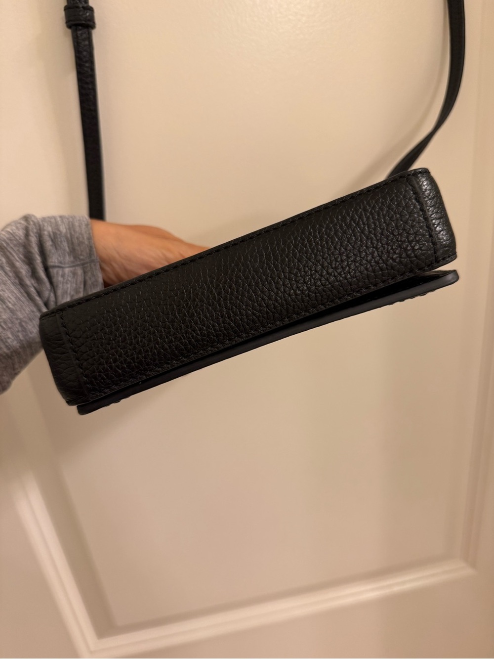 Marc Jacobs Groove Mini Black Pebbled Leather Crossbody Bag - Picture 5 of 11